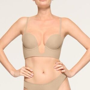 Skims Deep Plunge Shapewear Bra
